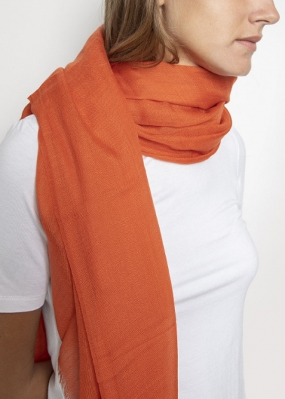 Stola-in-cashmere-light-arancio