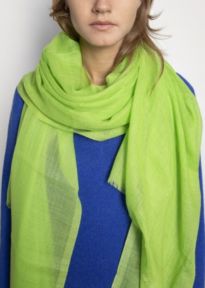 Stola-in-cashmere-light-verde-acido