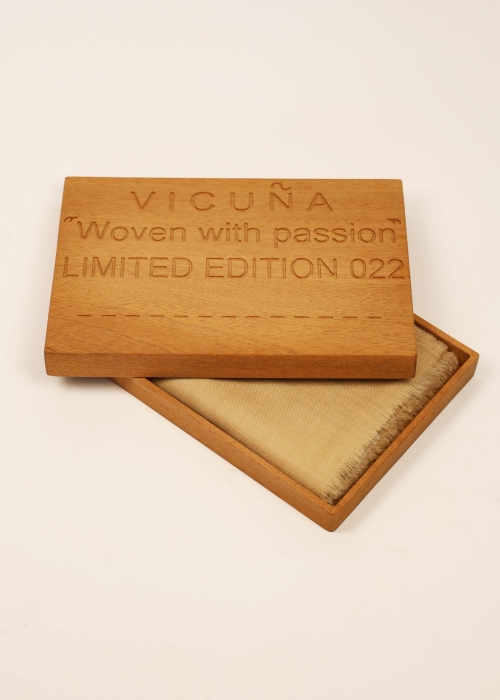 White Vicuña scarf